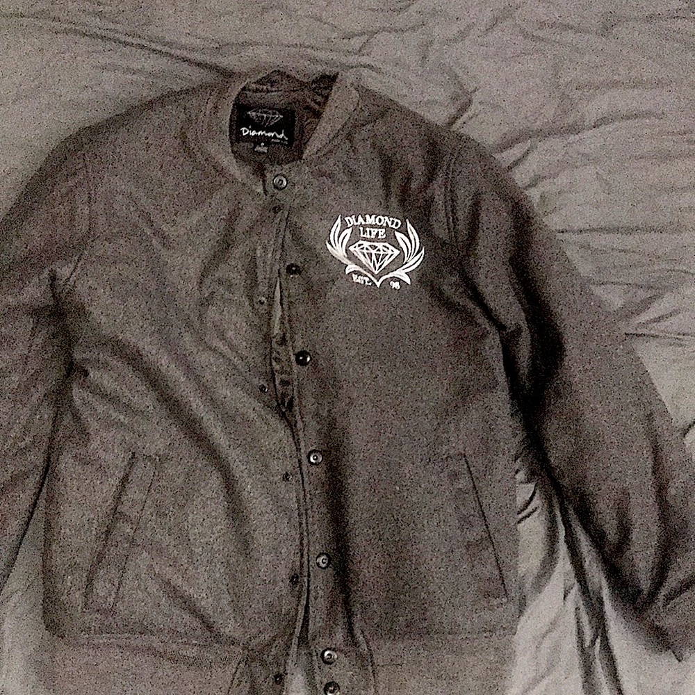 Diamond supply.Co jacket size medium with a gray colour